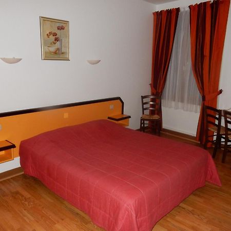 Hotel Saint-Hubert Cour-Cheverny Room photo