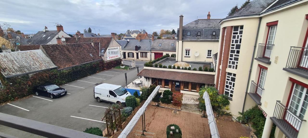 Hotel Saint-Hubert Cour-Cheverny Exterior photo